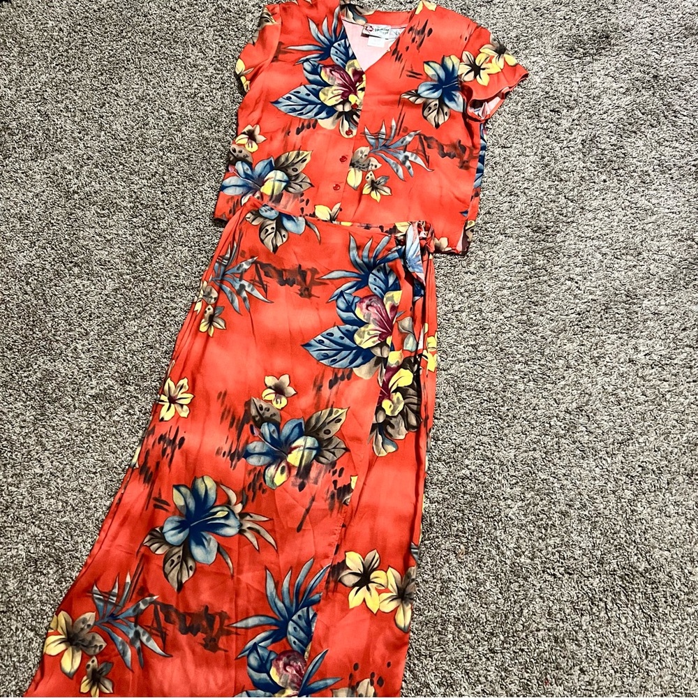 Hilo Hattie Reddish Orange Floral top and skirt set size size medium - Picture 2 of 14
